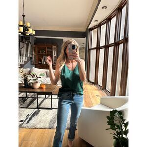 NWT Ekouaer Blouse Womens Small Emerald Green Sleeveless Satin Tank Top